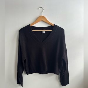 H&M Divided V Neck Cropped Sweater Black Size M